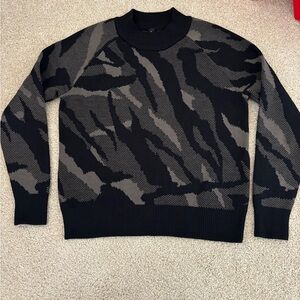 Women’s Athleta Jacquard Wool Blend Black & Brown
Camo Sweater size XXS